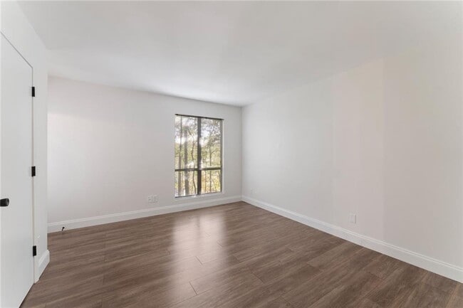 Building Photo - 103 Warm Springs Cir
