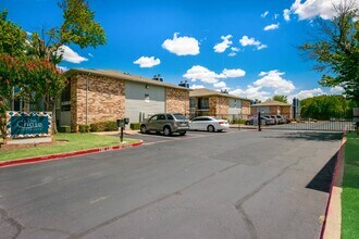 Building Photo - The Chase Apartments