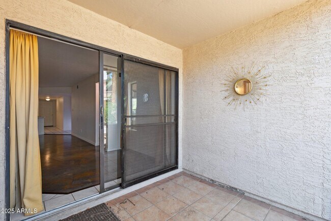 Building Photo - 205 N 74th St