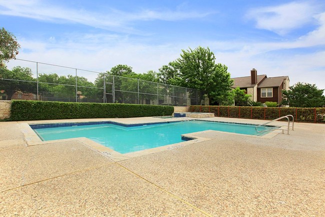 Sparkling Swimming Pool - Avistar at the Crest