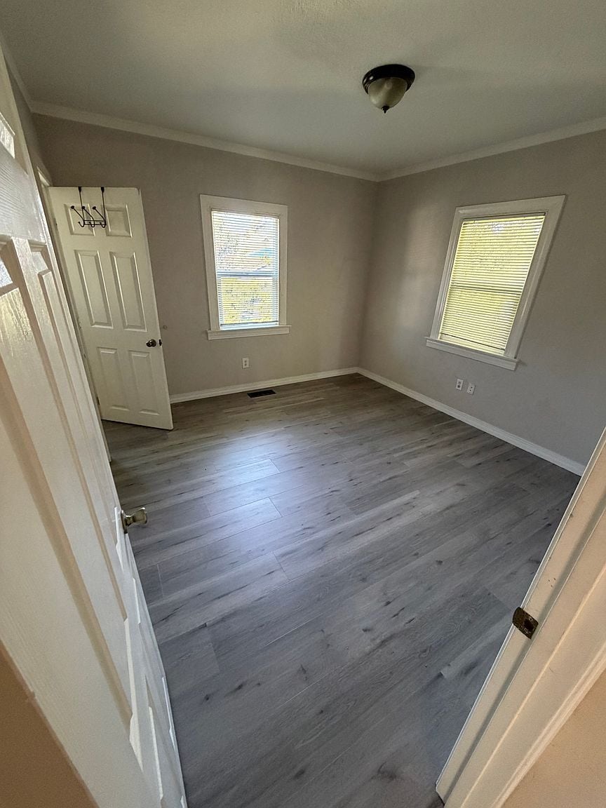 Building Photo - 1215 107th Ave