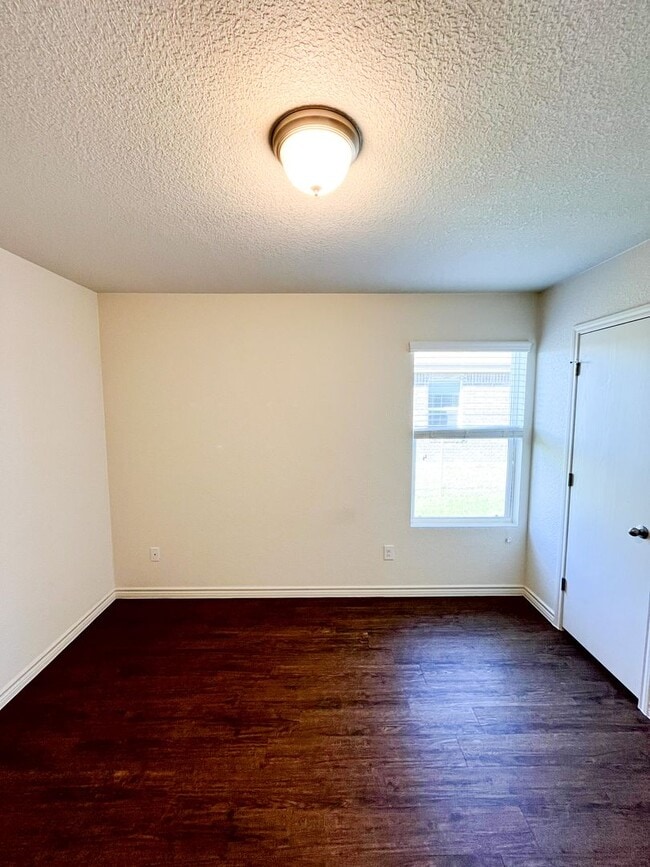 Building Photo - 1519 Justin Lp