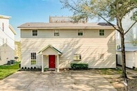 Building Photo - 550 S River Rd