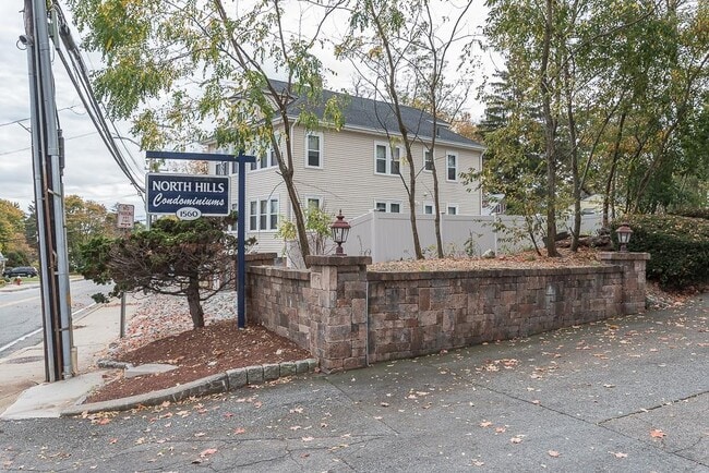 Building Photo - 1560 Douglas Ave