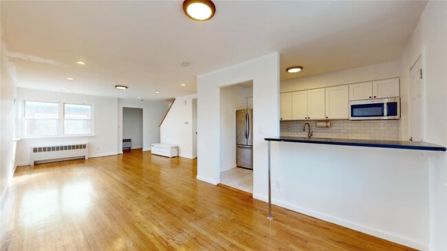 Building Photo - 37 Waring Pl