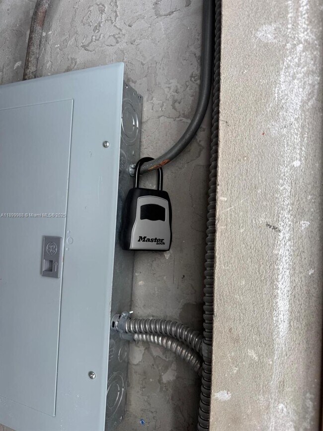 Building Photo - 1864 NW 24th St