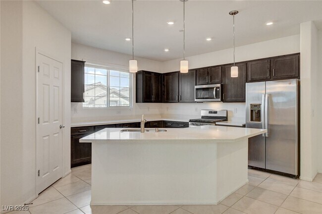 Building Photo - 1360 Cerulean Ave