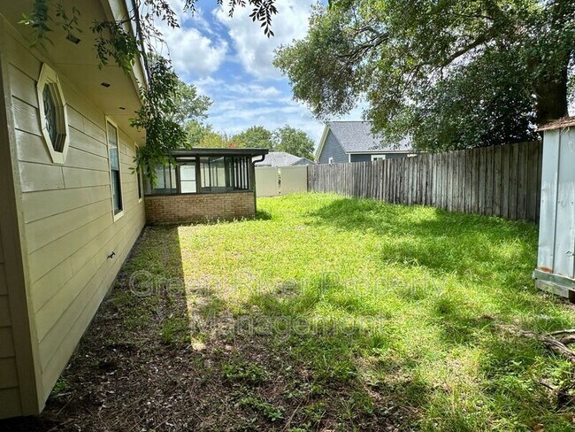 Building Photo - 3288 Deerfield Pointe Dr