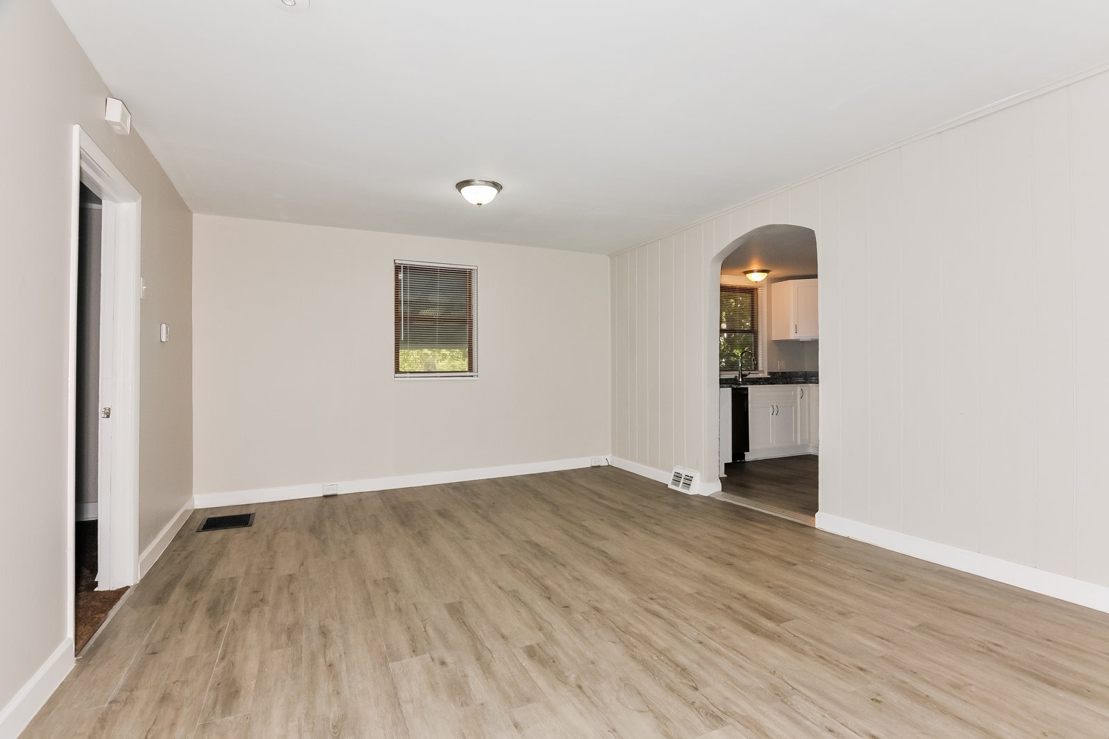 Building Photo - 2414 Gass Ave
