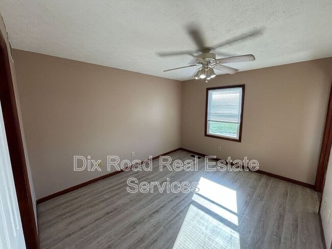 Building Photo - 601 Leo Dr