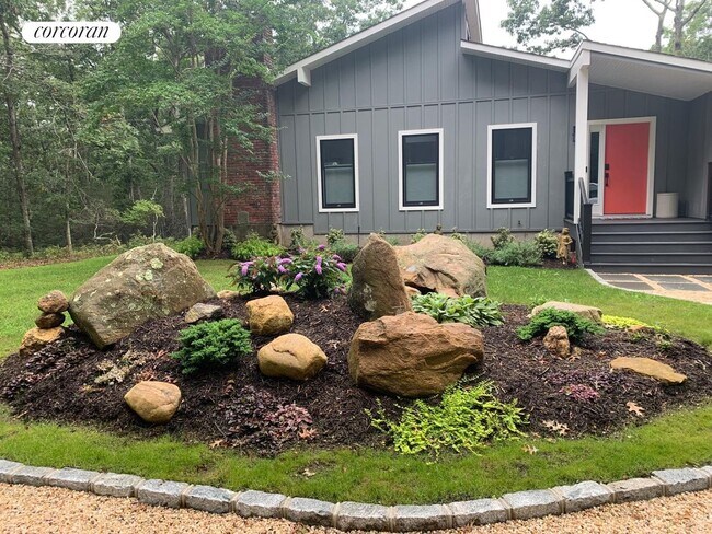 Building Photo - 1083 Sagg Rd