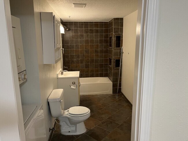 C001 bathroom - 1930 Aldrich Ave S