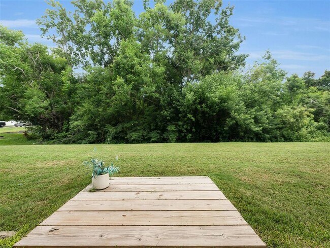 8736 Eleanor Ct 8736 Eleanor - 8736 Eleanor Ct Largo Fl Building Photo 