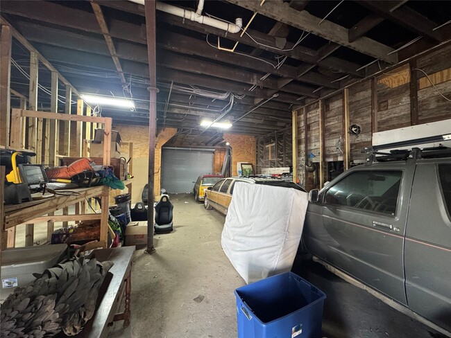 Building Photo - 1823 Market St