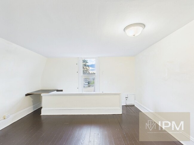 Building Photo - Beautiful 5 Bed, 2 Bath Home in Manheim!!