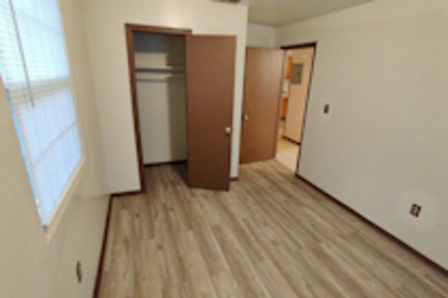 Building Photo - Comfort 2/1 Living