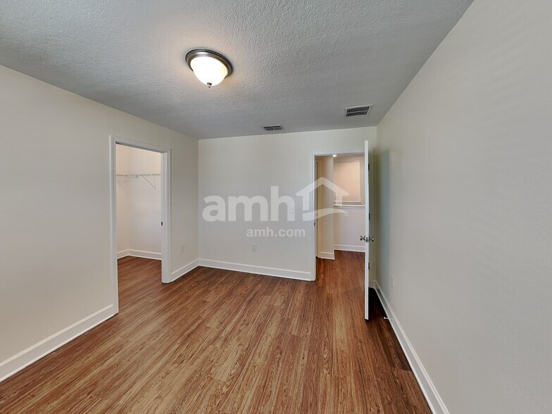 Building Photo - 4742 Reisswood Loop