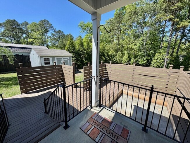 Building Photo - Multiple Applications! Application deadlin...