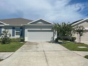Building Photo - 3 bedroom, 2 bath villa in Land O' Lakes!