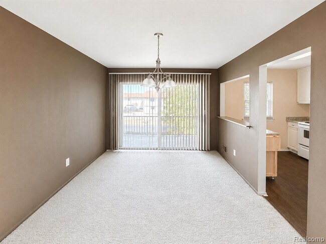 Building Photo - 27654 Echo Valley W