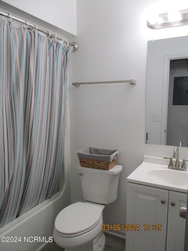 Building Photo - 4169 Spirea Dr