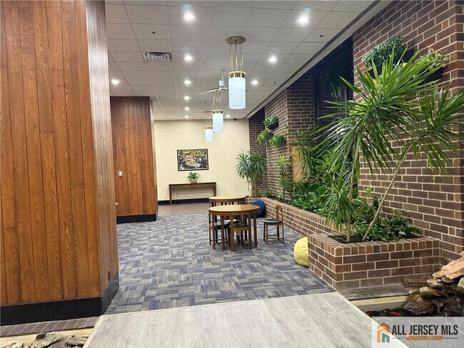 Building Photo - 770 Anderson Ave