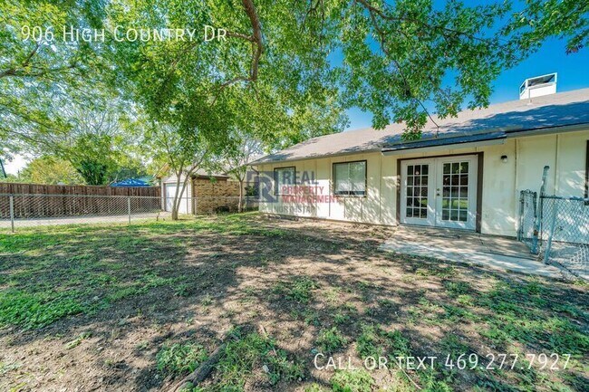 Building Photo - 906 High Country Dr