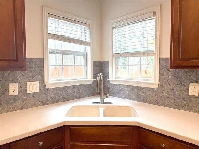 Building Photo - 3240 Bentbill Crossing