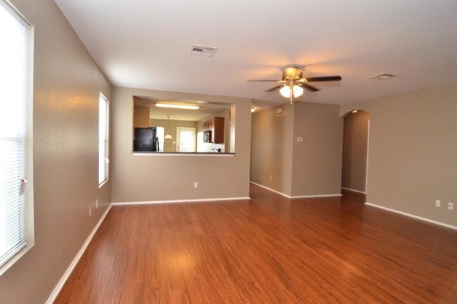 Building Photo - 806 Municipal Dr