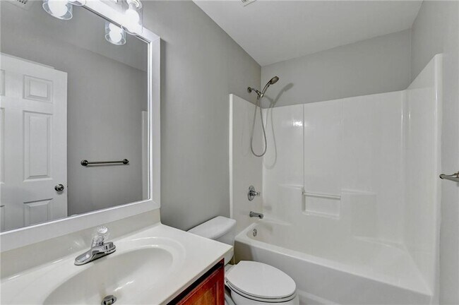 Building Photo - 2208 Staunton Dr NW