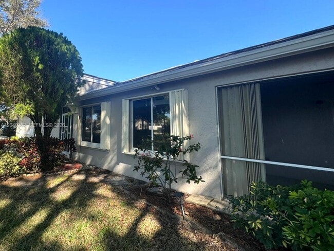 Building Photo - 9238 Vineland Ct
