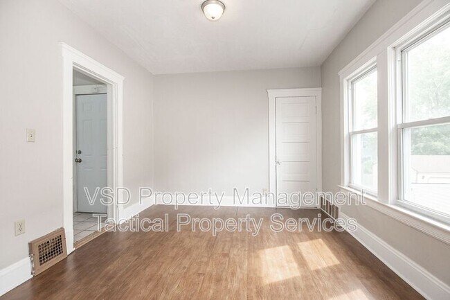 Building Photo - 4409 Bucyrus Ave