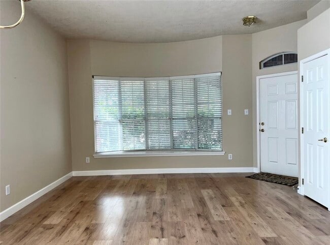 Building Photo - 6122 Sandy Valley Dr