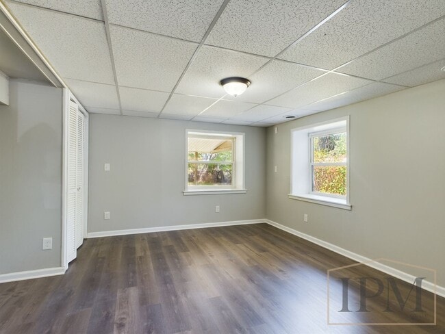Building Photo - Coming Soon   Spacious 3 bedroom Located i...
