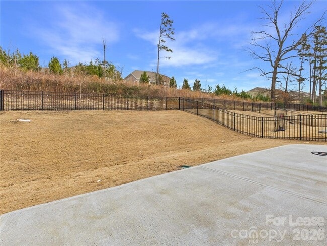 Building Photo - 3941 Woodland View Dr