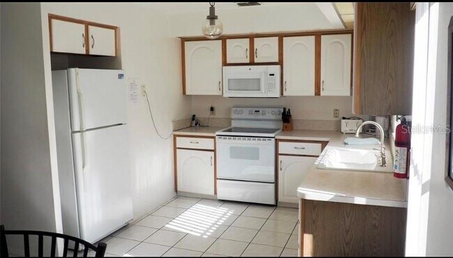 Building Photo - 203 Hidden Springs Cir