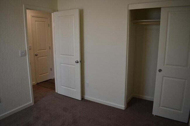 Building Photo - 4527 Isabel Ct