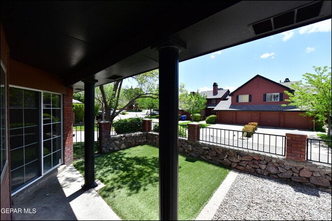 Building Photo - 31 Stratford Hall Cir