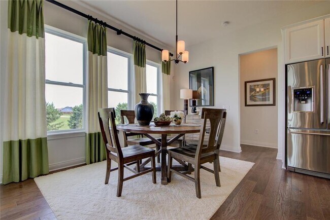 Building Photo - 3328 Pace Dr