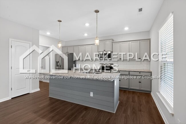 Building Photo - 8436 Gateway Run Rd