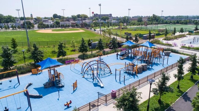 Building Photo - 93 Monticello Ave