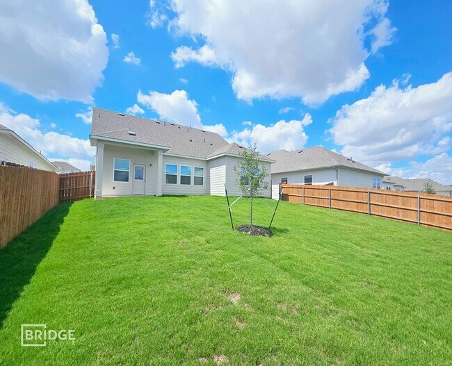 Building Photo - LIVINGSTON PLAN