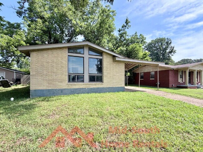 Building Photo - 2298 Dells Ave