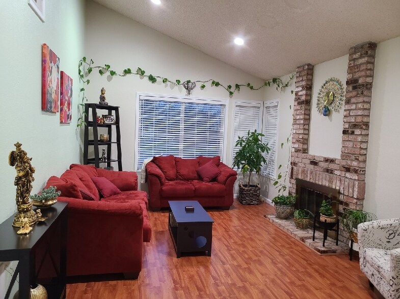 Building Photo - 4621 Donalbain Cir