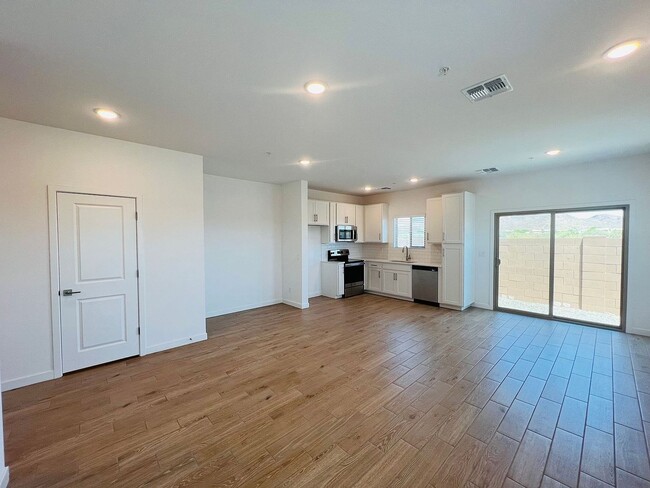 Building Photo - 28021 N 28th Dr