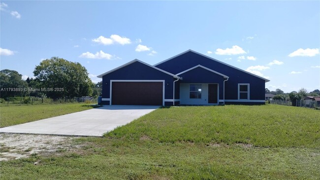 Primary Photo - 225 S Fronda St