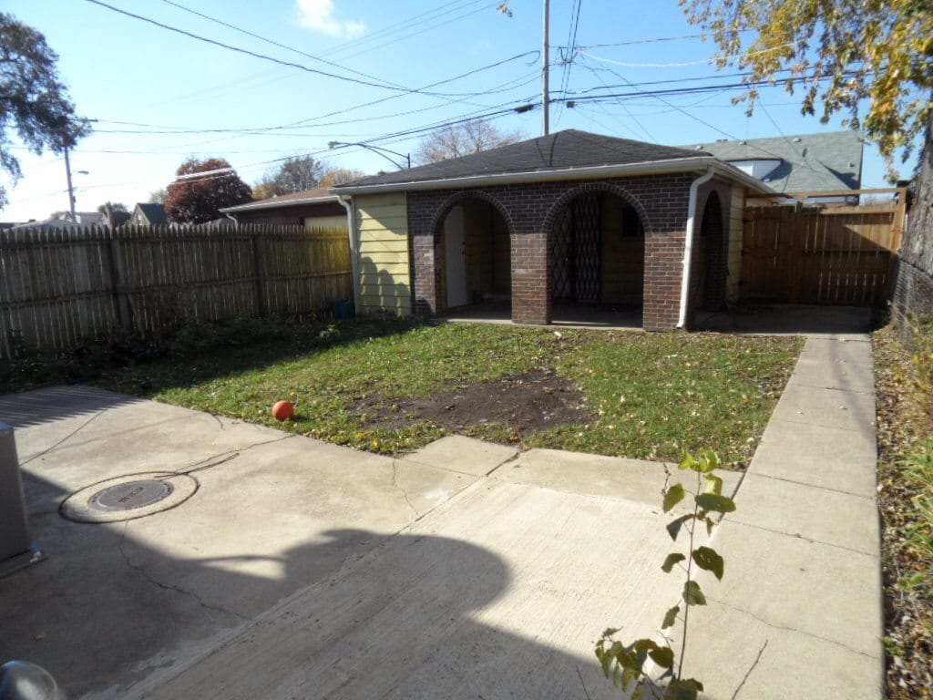 Building Photo - 10154 S Calumet Ave