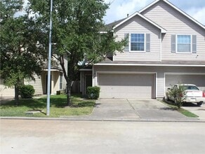 Building Photo - 13047 Peppergate Ln
