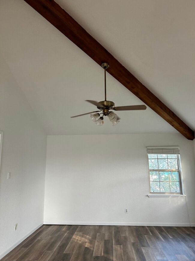 Building Photo - 4042 Laguna Shores Rd