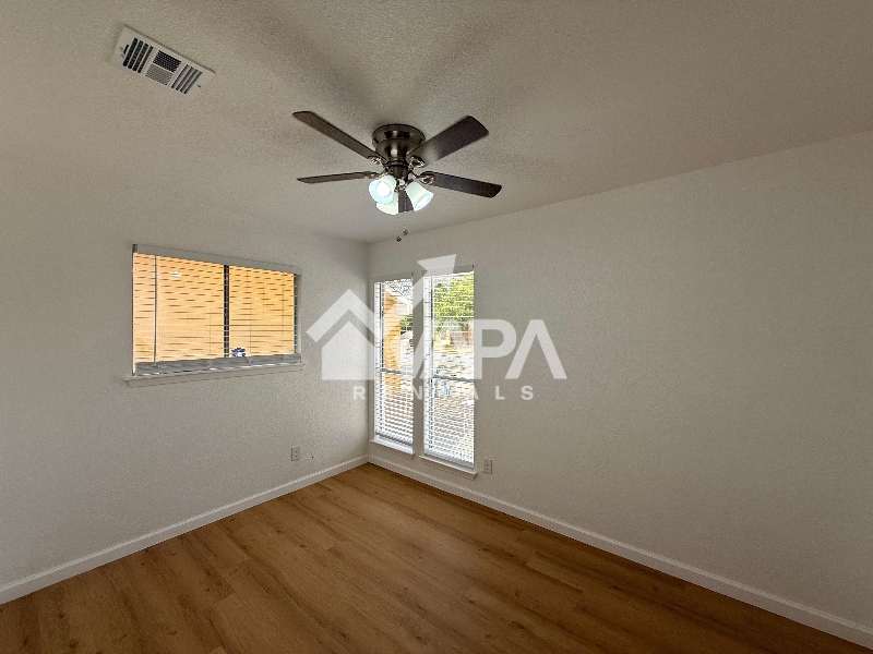 Building Photo - 5512 Grand Lake Dr